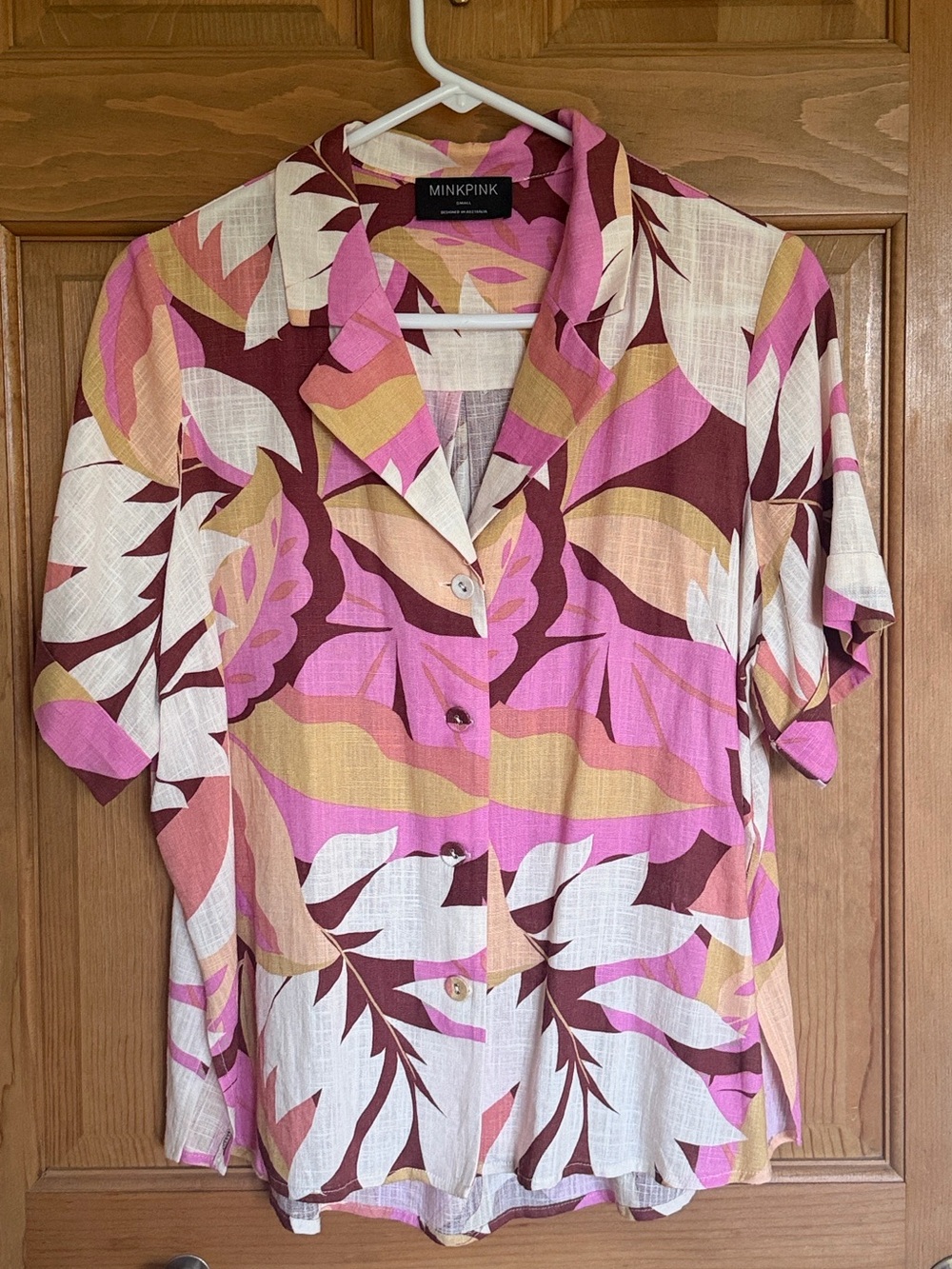 MINKPINK Kali Resort shirt - Pink & Cream Tropical Short Sleeve Button-Up